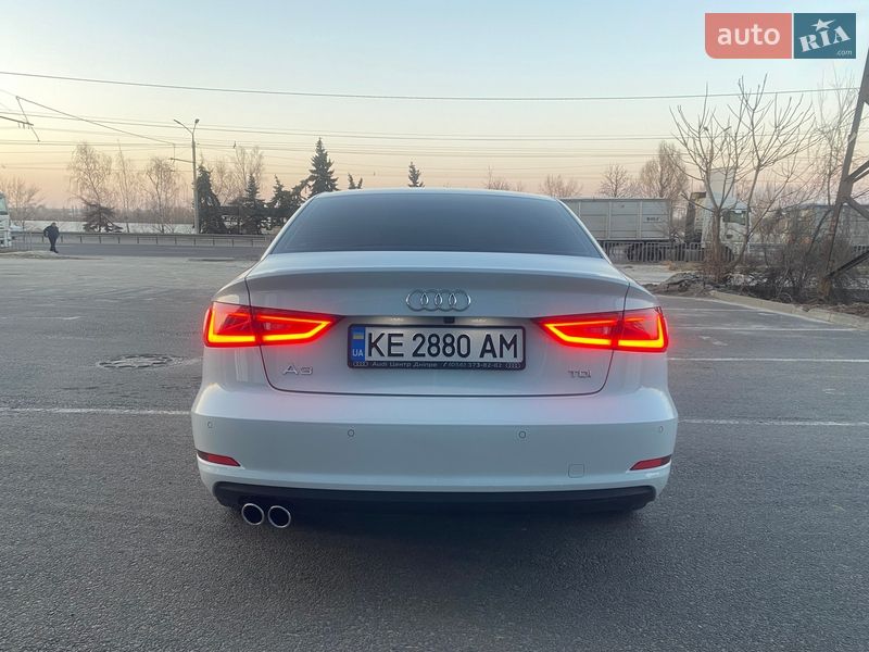 Седан Audi A3 2016 в Дніпрі