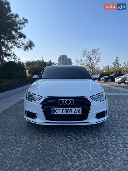 Седан Audi A3 2018 в Днепре