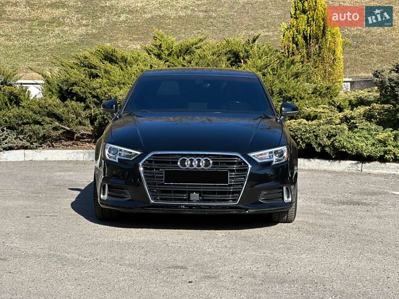 Седан Audi A3 2017 в Полтаве
