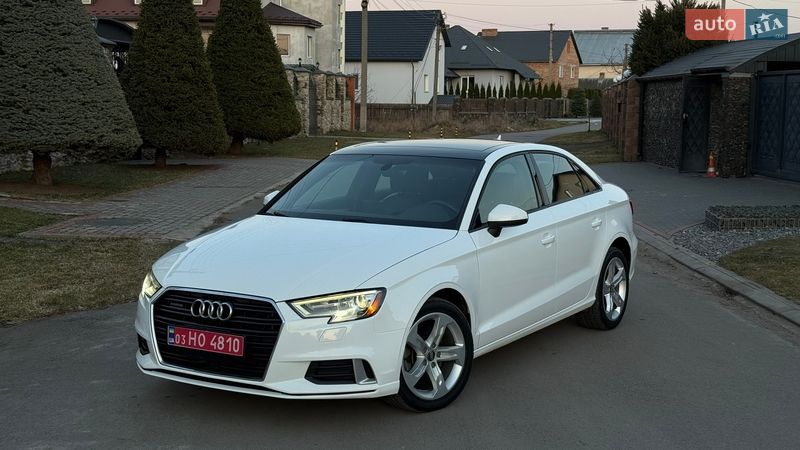 Седан Audi A3 2017 в Луцке