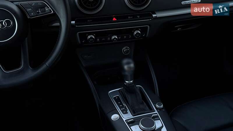 Седан Audi A3 2017 в Луцке