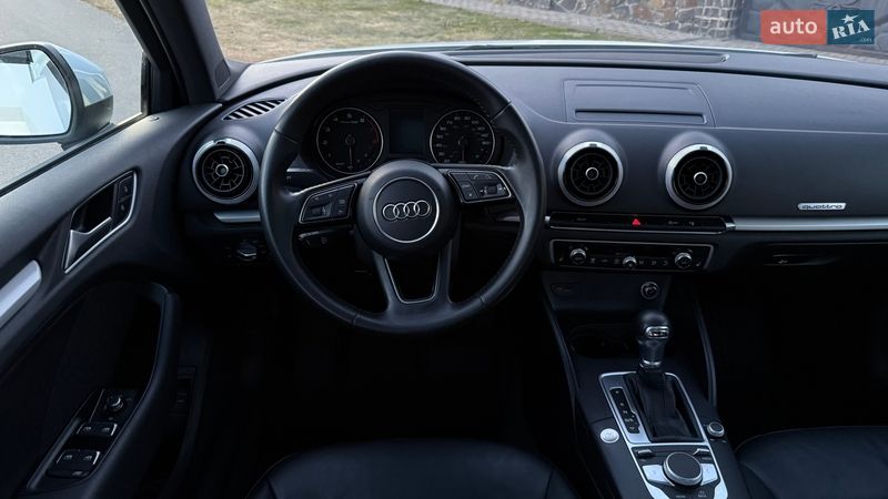 Седан Audi A3 2017 в Луцке