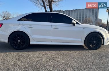 Седан Audi A3 2018 в Харькове