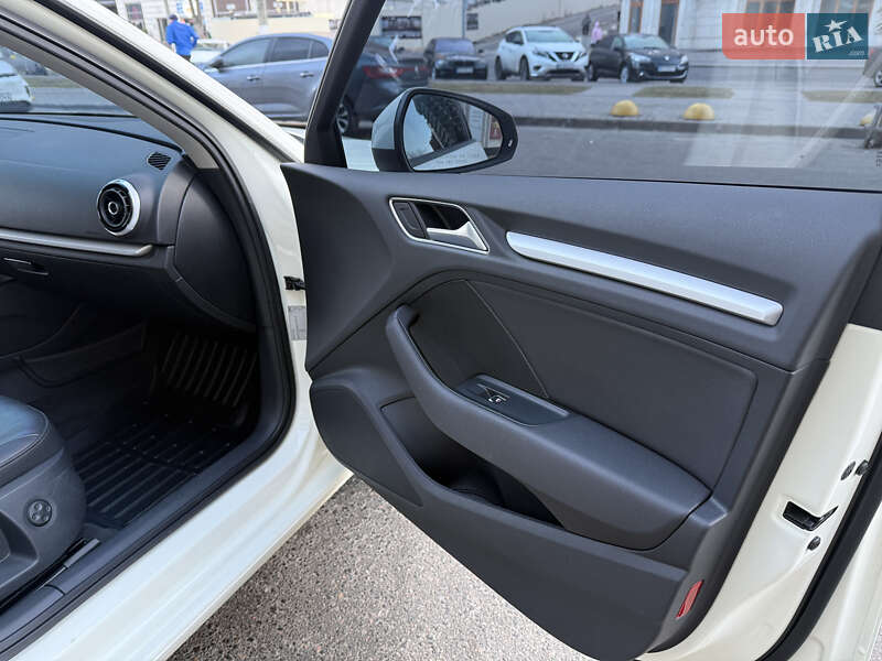 Хэтчбек Audi A3 2014 в Одессе