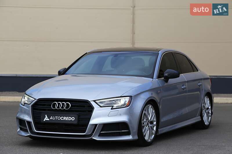 Седан Audi A3 2017 в Киеве