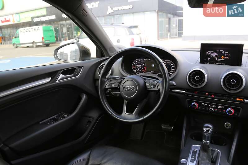 Седан Audi A3 2017 в Киеве