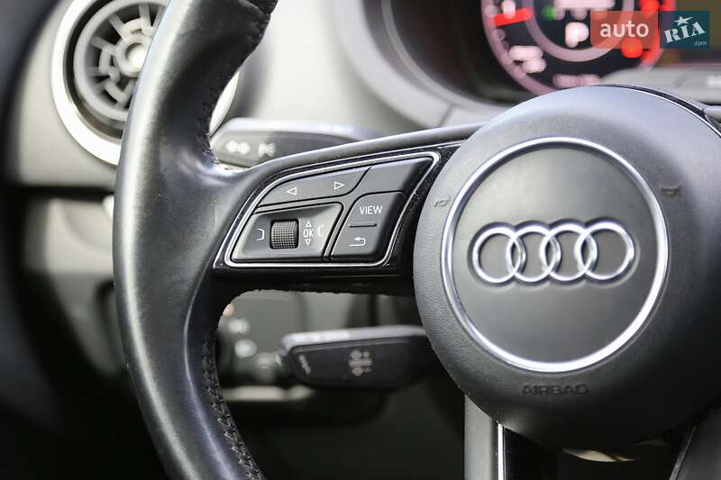 Седан Audi A3 2017 в Киеве