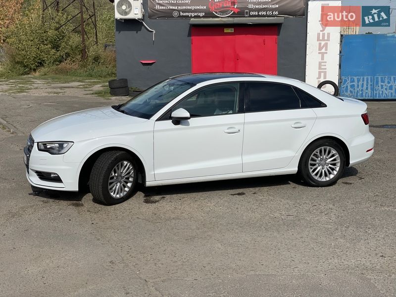 Седан Audi A3 2016 в Киеве
