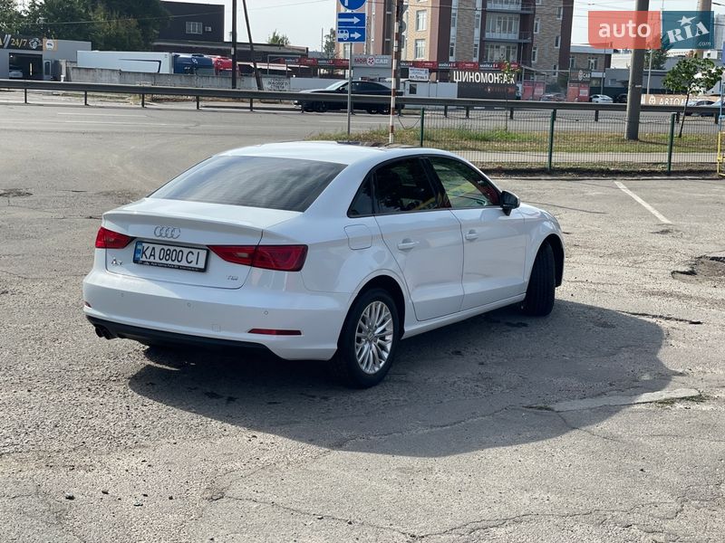 Седан Audi A3 2016 в Киеве