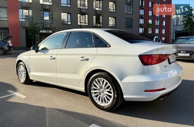 Седан Audi A3 2016 в Киеве