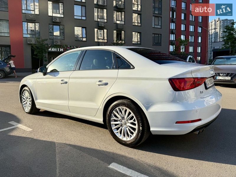 Седан Audi A3 2016 в Киеве