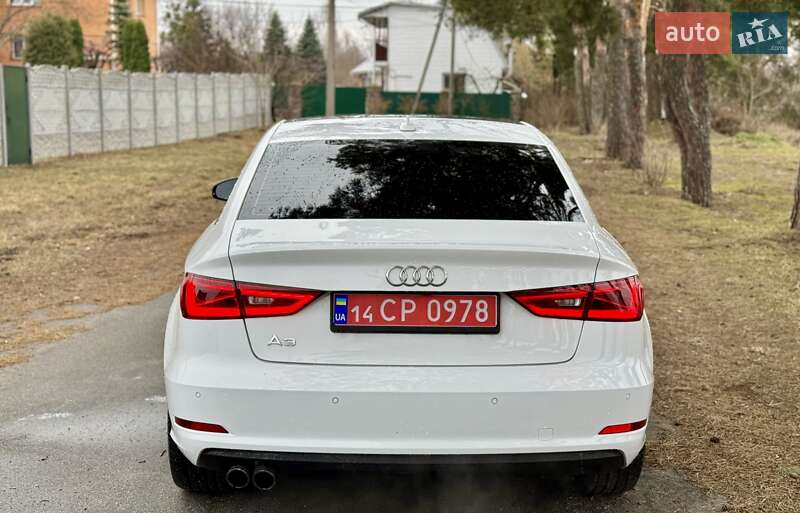 Седан Audi A3 2016 в Киеве