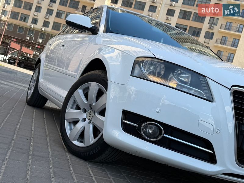 Хэтчбек Audi A3 2013 в Одессе