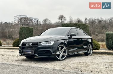 Седан Audi A3 2015 в Дніпрі