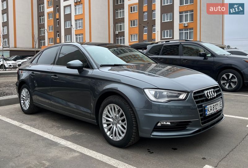 Седан Audi A3 2016 в Киеве