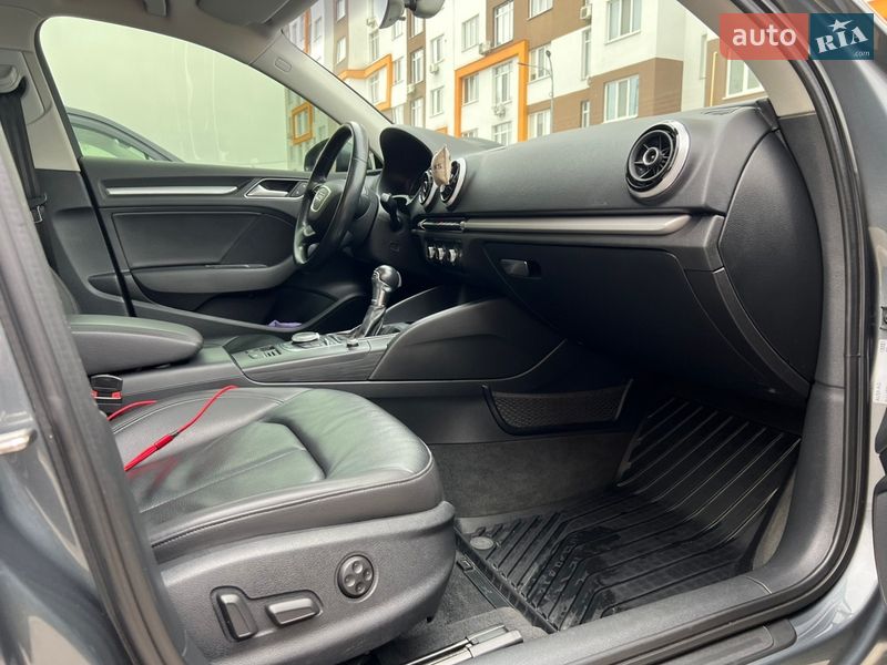 Седан Audi A3 2016 в Киеве