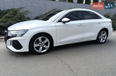 Седан Audi A3 2021 в Гатном