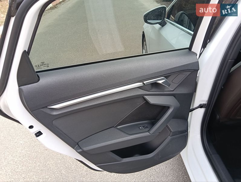 Седан Audi A3 2021 в Гатном