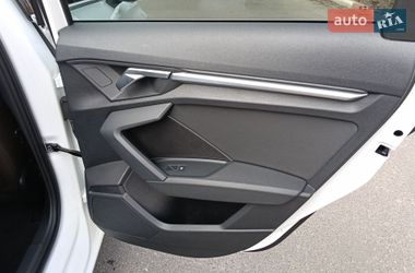 Седан Audi A3 2021 в Гатном