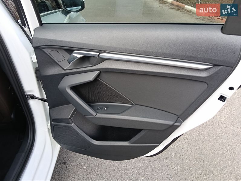 Седан Audi A3 2021 в Гатном