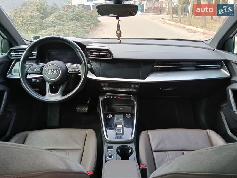Седан Audi A3 2021 в Гатном