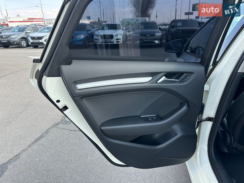 Седан Audi A3 2014 в Киеве фото 25 Седан Audi A3 2014 в Киеве