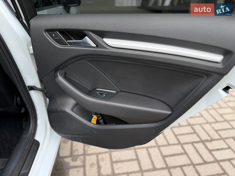 Седан Audi A3 2015 в Павлограде