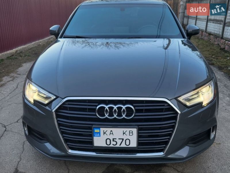 Седан Audi A3 2017 в Киеве