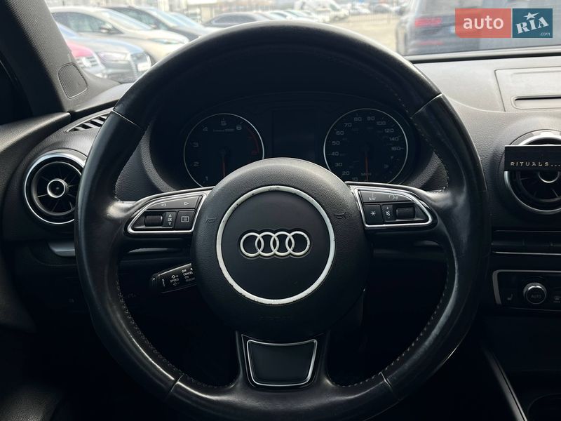 Седан Audi A3 2015 в Киеве