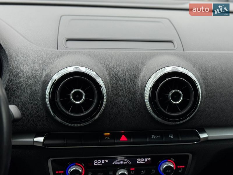 Седан Audi A3 2015 в Умани