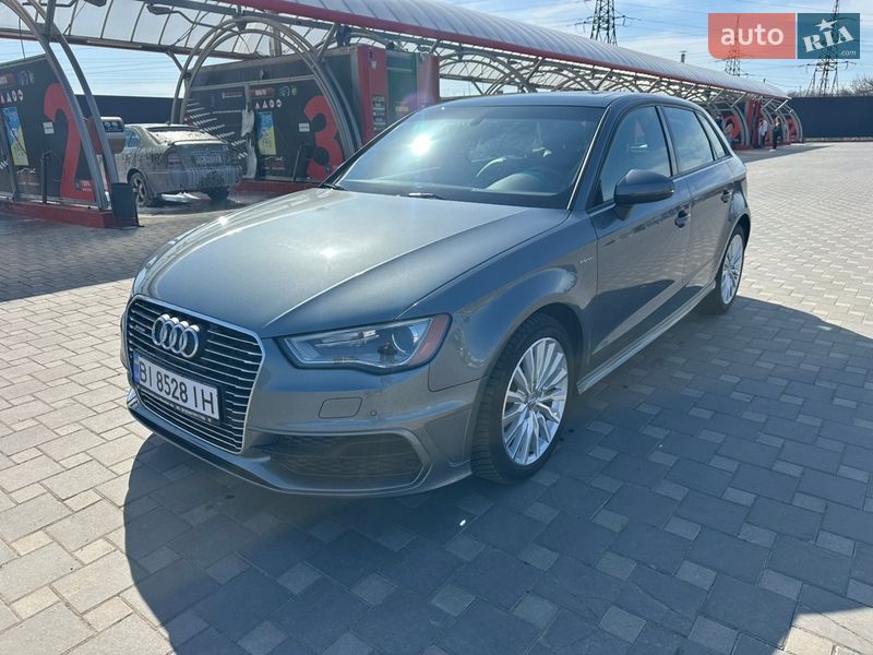 Хэтчбек Audi A3 2015 в Киеве фото Хэтчбек Audi A3 2015 в Киеве