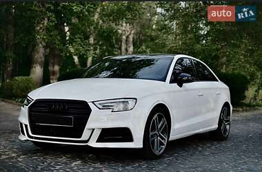 Седан Audi A3 2018 в Львові