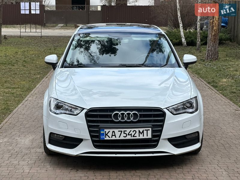 Хэтчбек Audi A3 2015 в Киеве