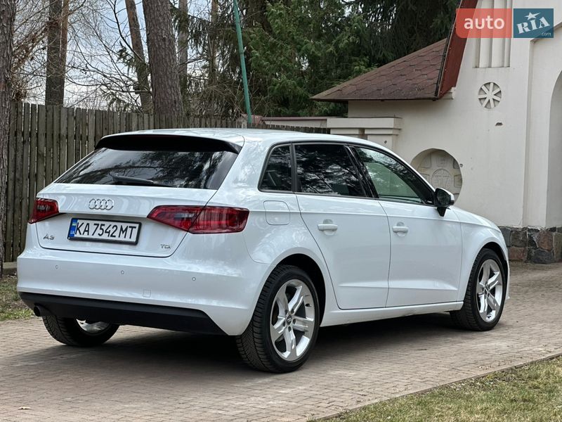 Хэтчбек Audi A3 2015 в Киеве
