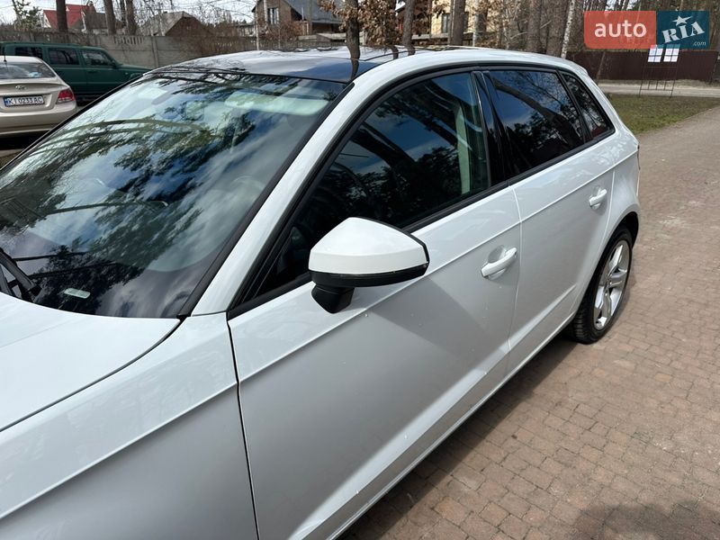Хэтчбек Audi A3 2015 в Киеве