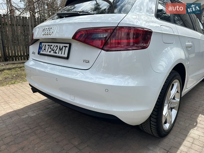 Хэтчбек Audi A3 2015 в Киеве