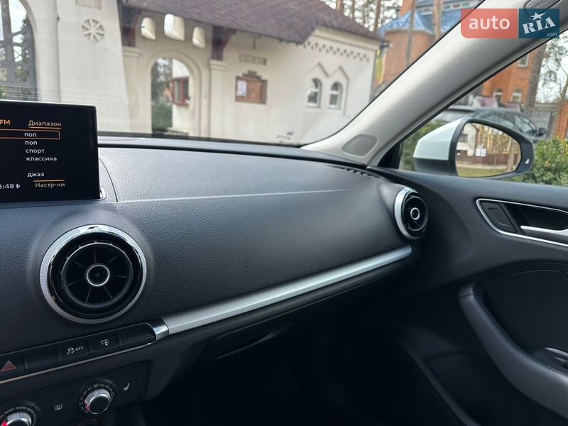 Хэтчбек Audi A3 2015 в Киеве