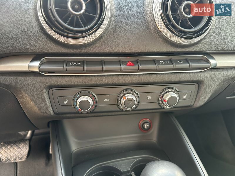 Хэтчбек Audi A3 2015 в Киеве