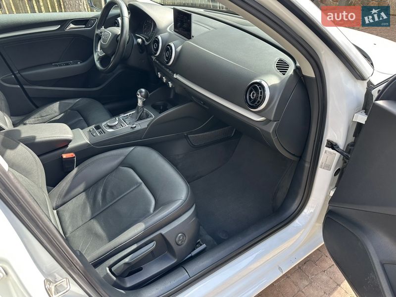 Хэтчбек Audi A3 2015 в Киеве