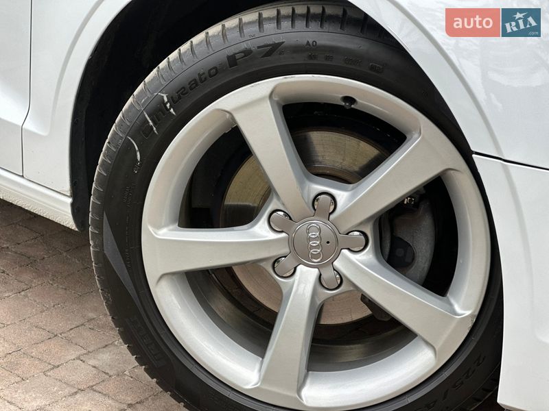 Седан Audi A3 2013 в Киеве