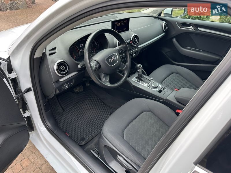 Седан Audi A3 2013 в Киеве