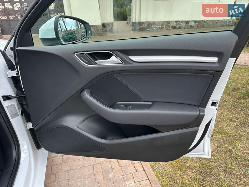 Седан Audi A3 2013 в Киеве