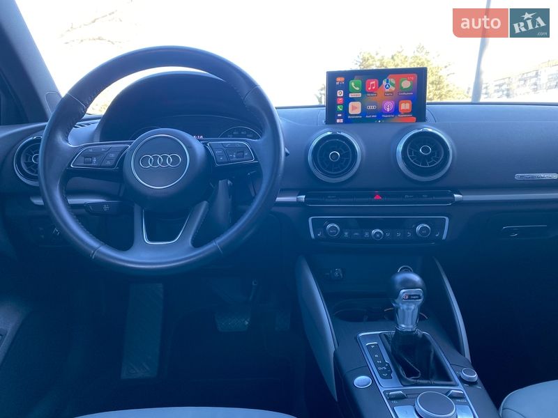 Седан Audi A3 2017 в Днепре