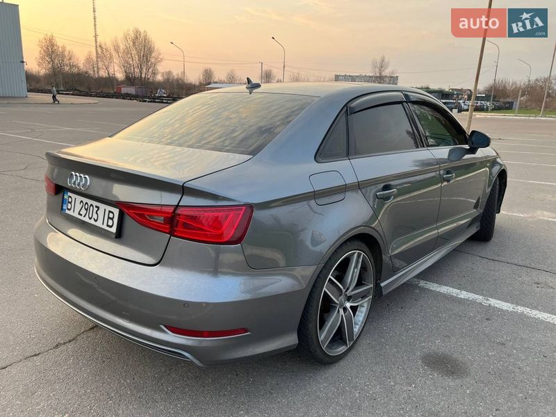 Седан Audi A3 2015 в Кременчуге