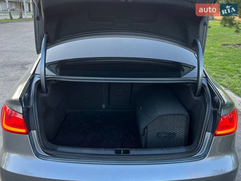 Седан Audi A3 2015 в Кременчуге
