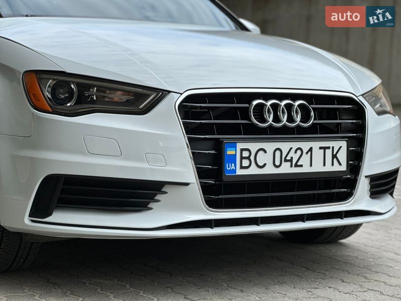 Седан Audi A3 2015 в Дрогобыче