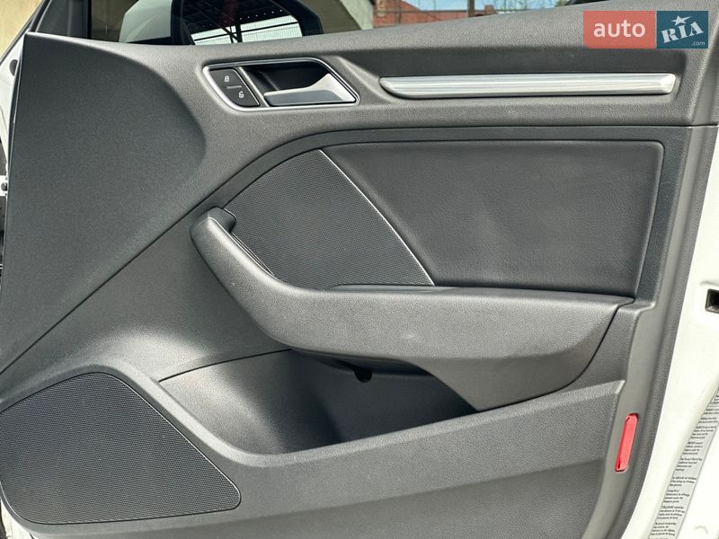 Седан Audi A3 2015 в Дрогобыче