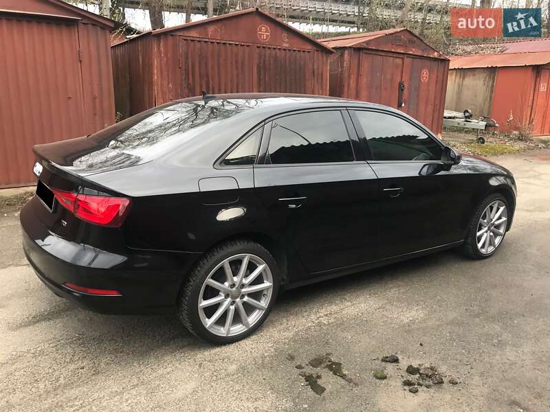 Седан Audi A3 2015 в Киеве