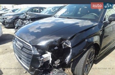 Седан Audi A3 2017 в Киеве