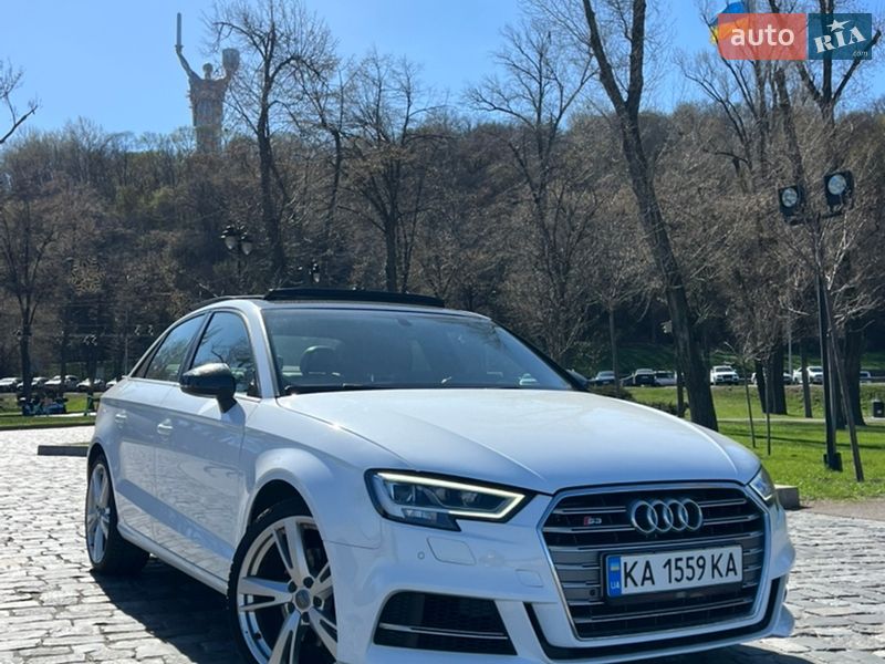Седан Audi A3 2015 в Киеве